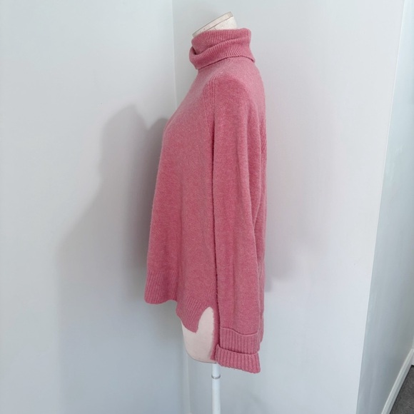 J. Crew Side Slit Supersoft Turtleneck Sweater Size Medium Pink Merino Wool - Picture 4 of 15